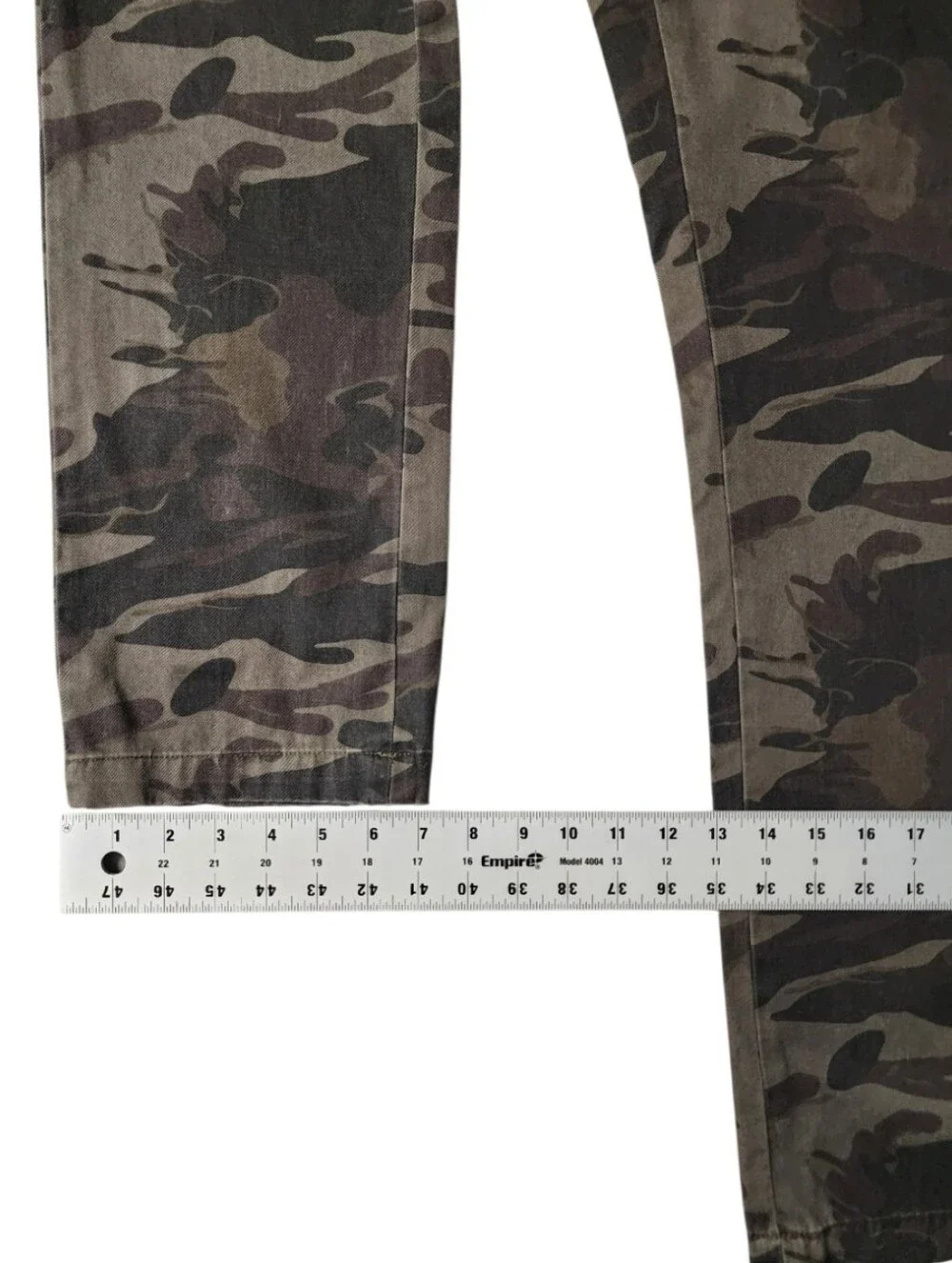 Banana Republic Men's Slim Fit Camouflage Print Chino Pants Size 33x30